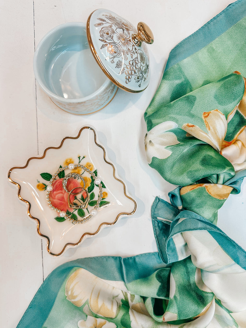 Scalloped Rose Ring Dish