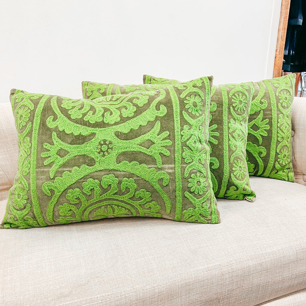 Emerald Velvet Detailed Pillow