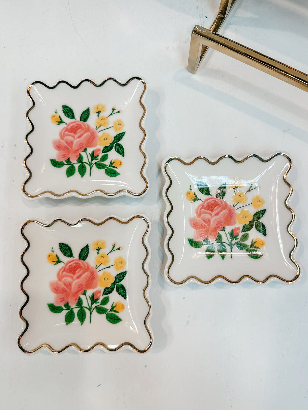 Scalloped Rose Ring Dish