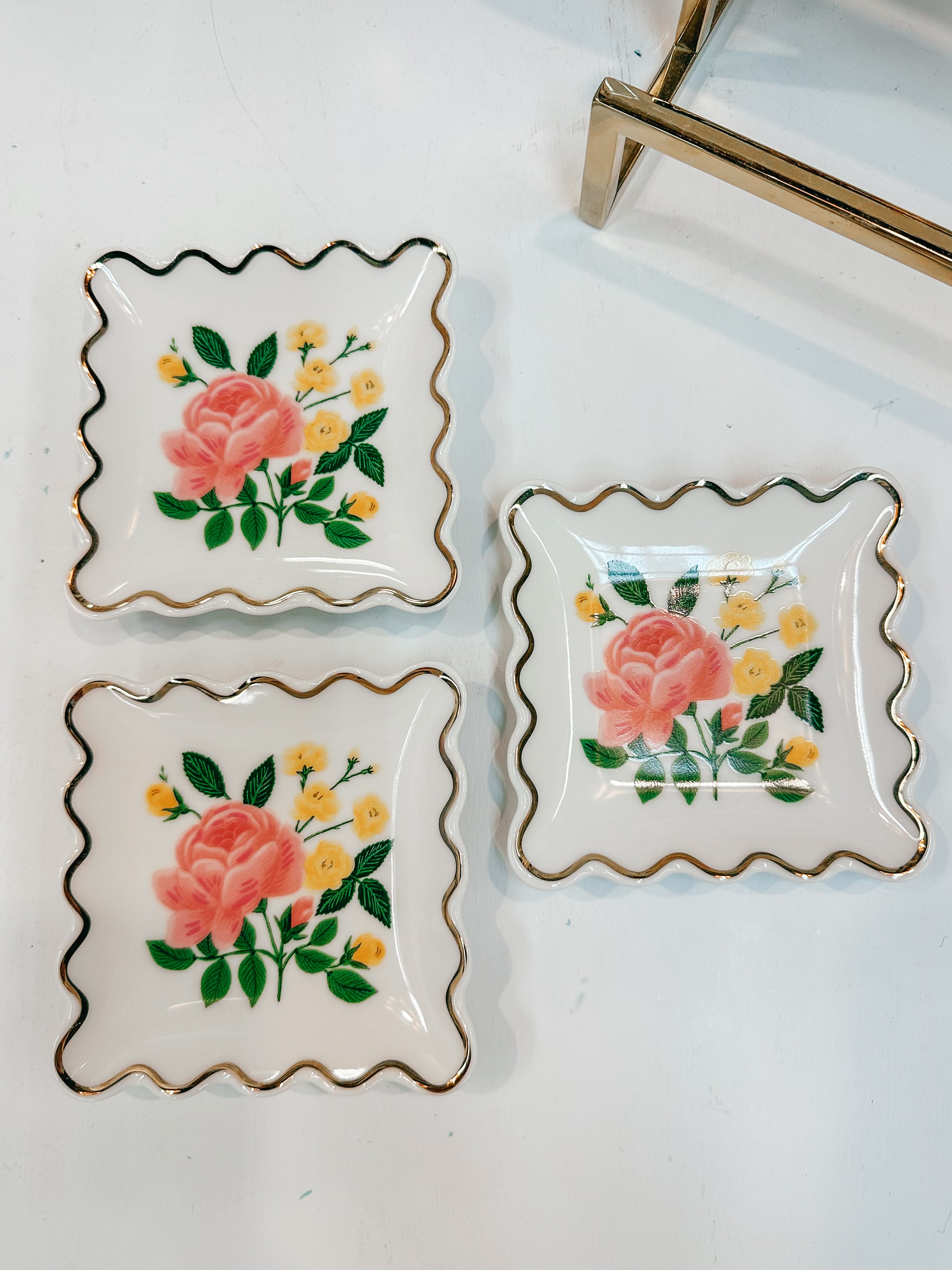 Scalloped Rose Ring Dish