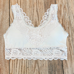 Dream in Lace Plus Bralette